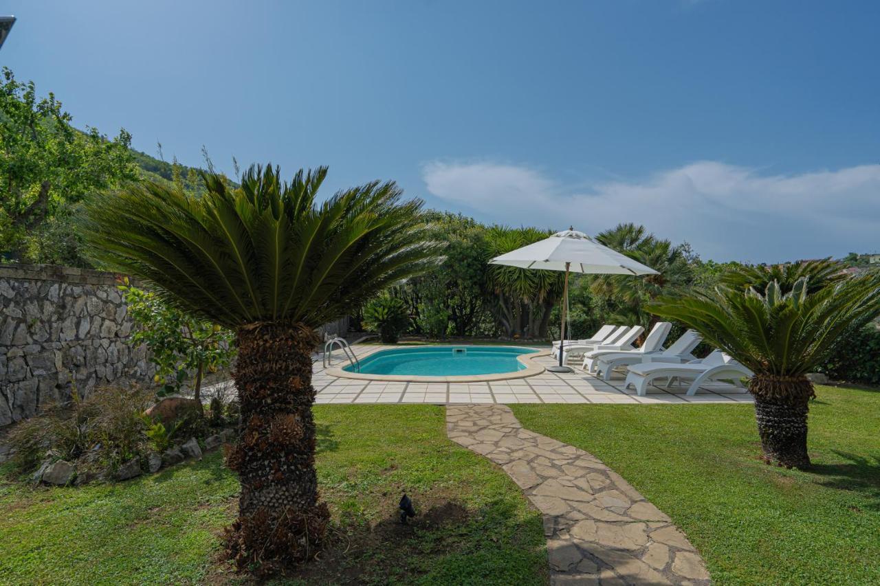 Villa La Pace Сант'Агнело Екстериор снимка