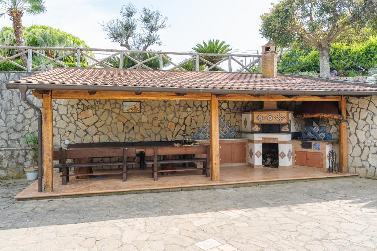 Villa La Pace Сант'Агнело Екстериор снимка