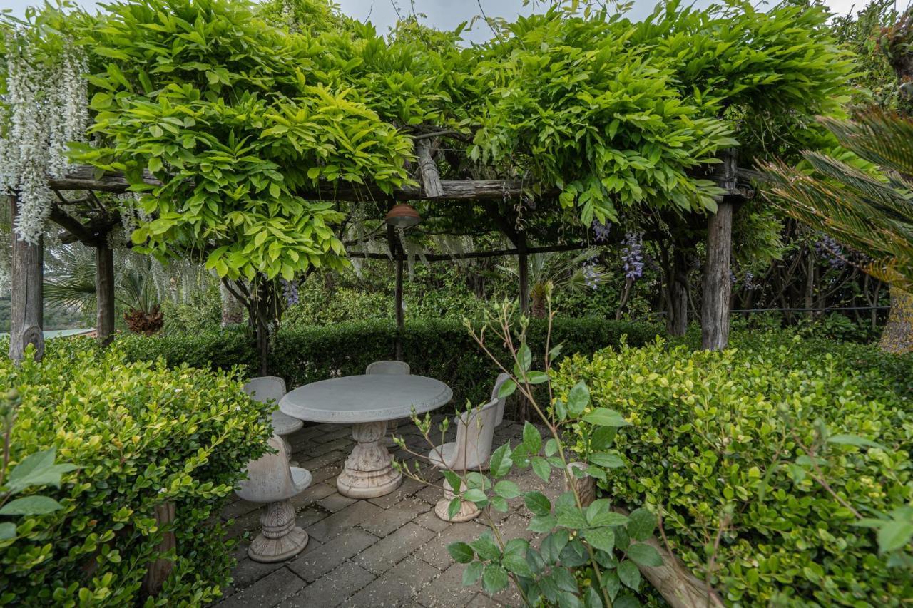 Villa La Pace Сант'Агнело Екстериор снимка